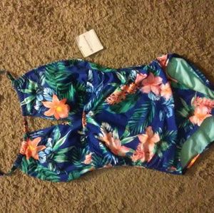 Liz Claiborne women's floral swimsuit, size:8